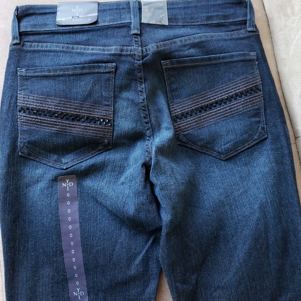 NYDJ gorgeous embellished Jeans size 0 NWT